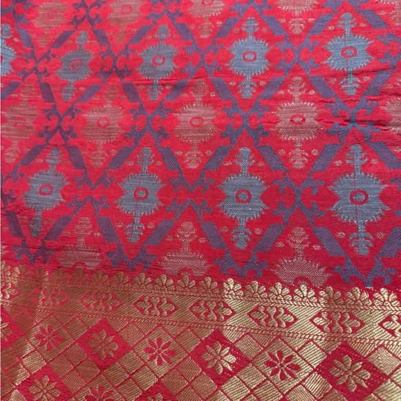 Saree - Picture 1 of 3